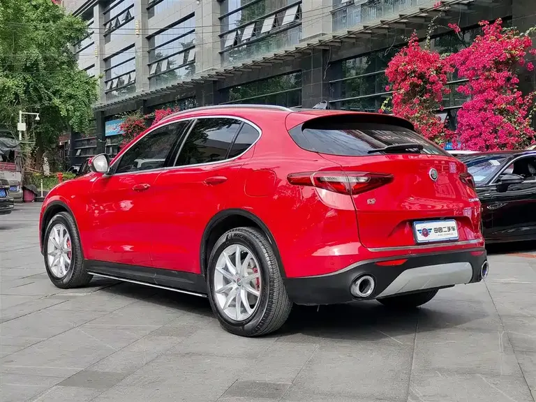 Alfa Romeo Stelvio 2.0 T 200 HP Luxury