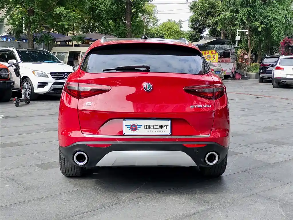 Stelvio 2.0 T 200 HP Luxury