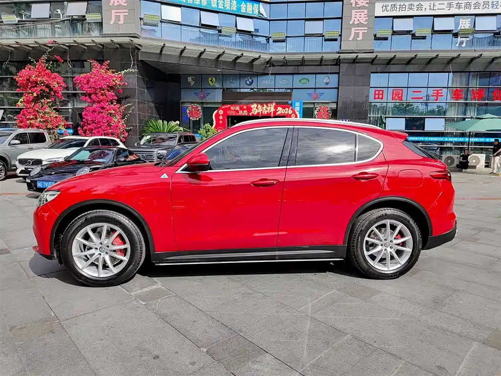 Stelvio 2.0 T 200 HP Luxury