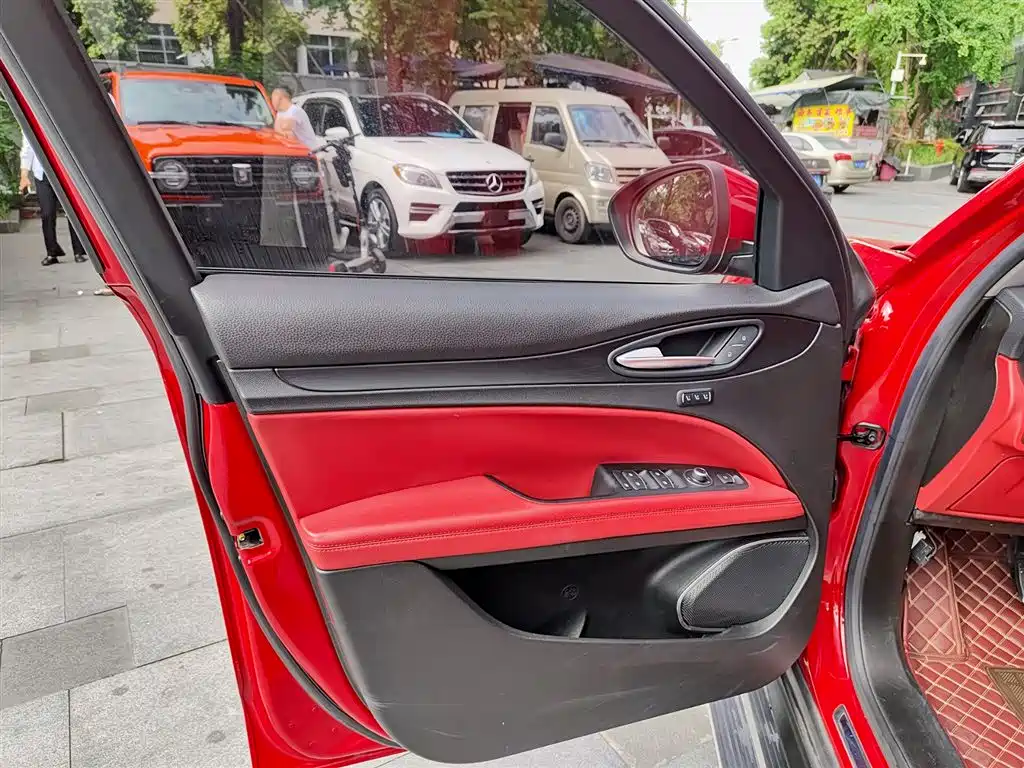 Stelvio 2.0 T 200 HP Luxury