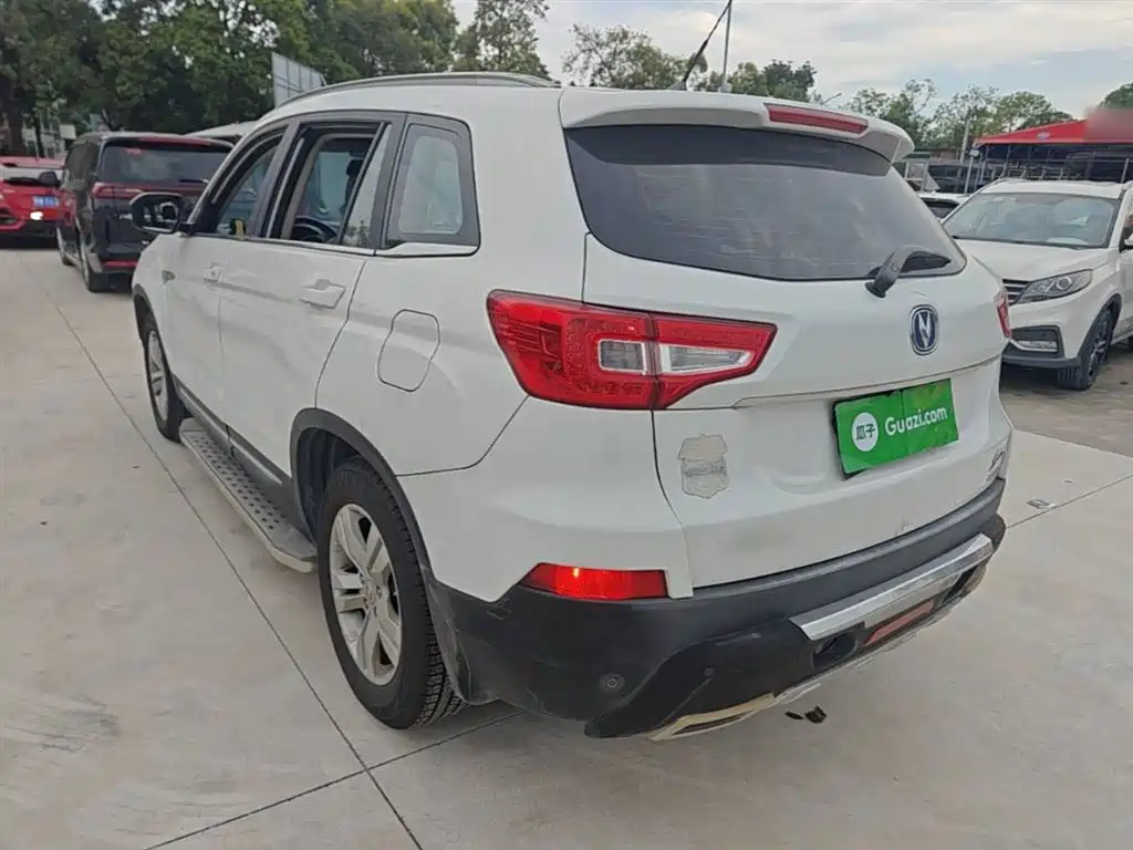 Changan CS75 2.0 L Manual Luxury CN-V