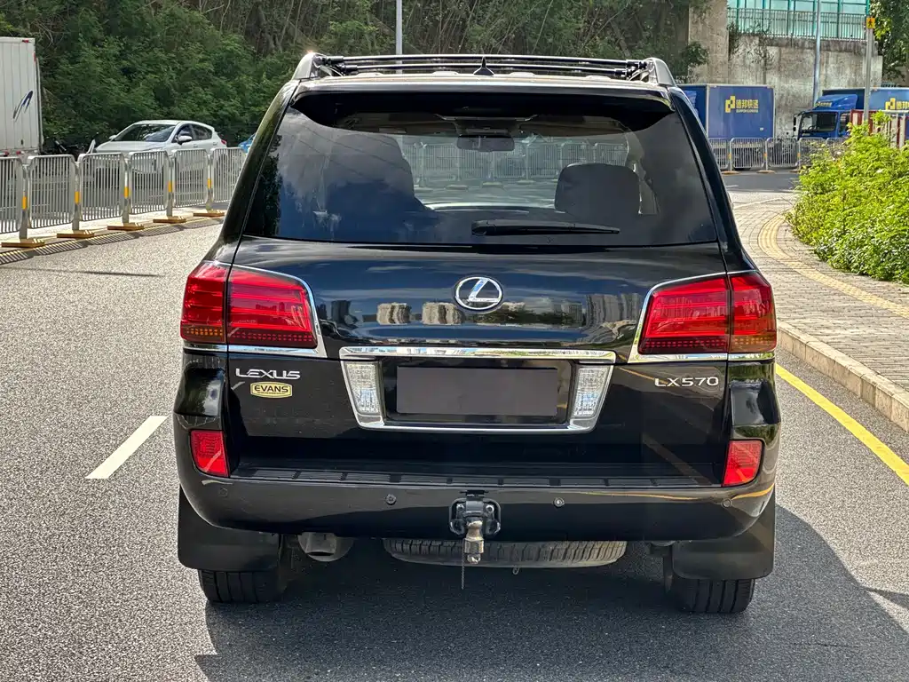 Lexus LX 570