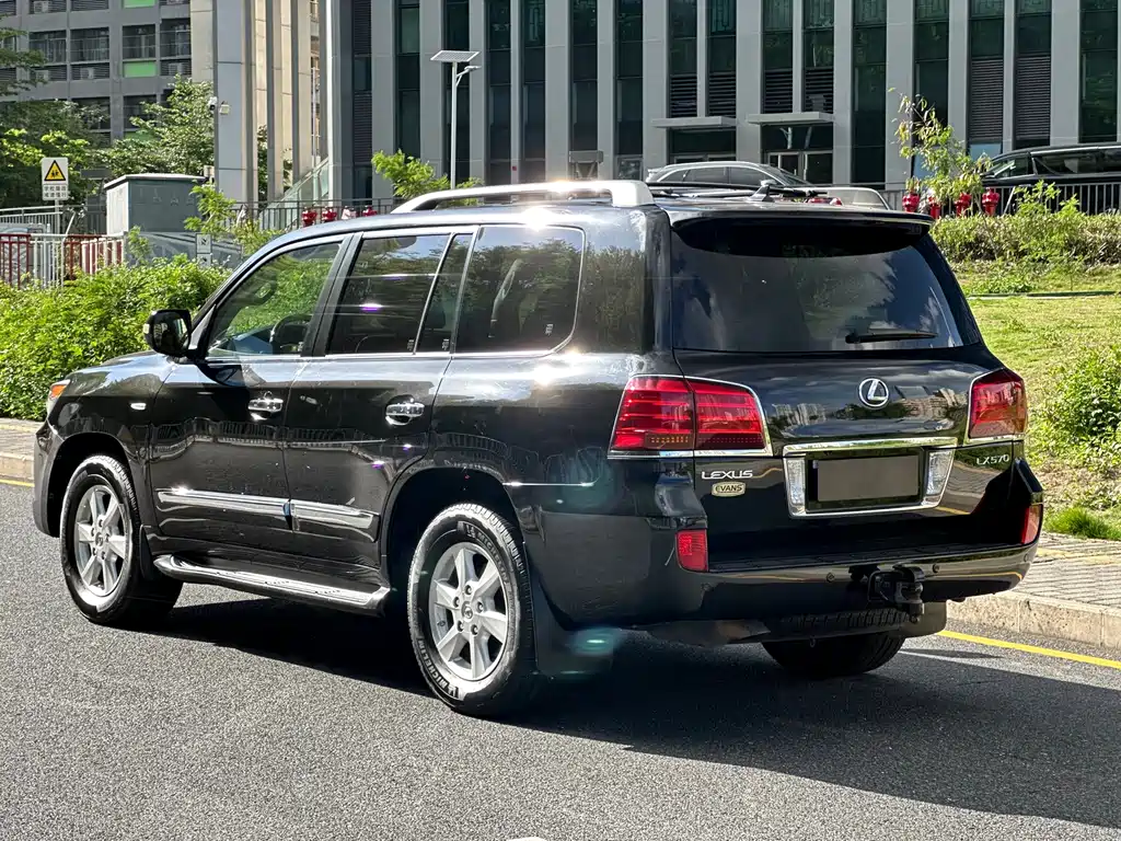 Lexus LX 570