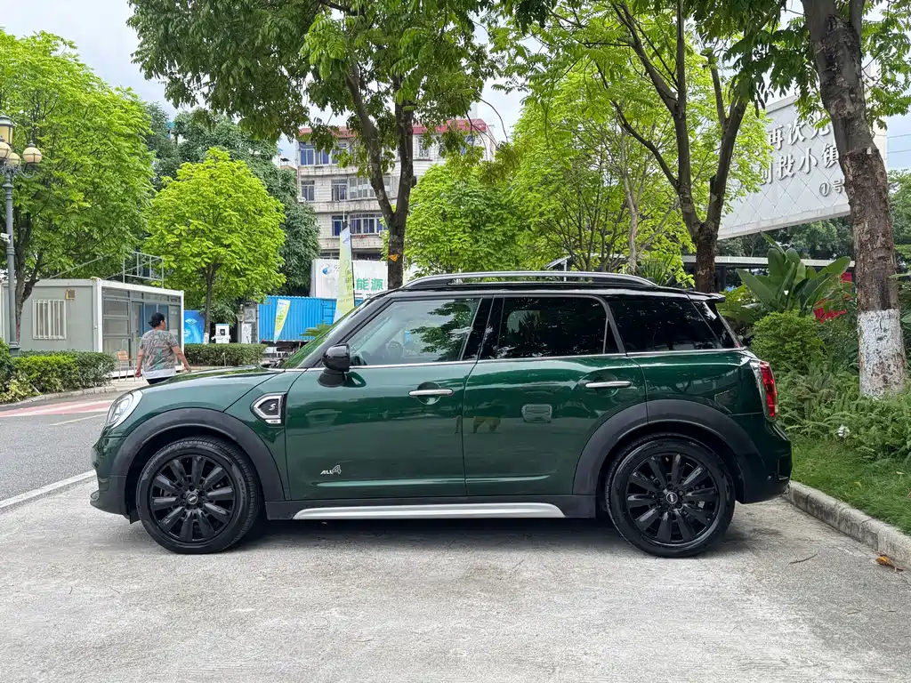 MINI COUNTRYMAN 2.0 T COOPER S ALL4 Classic