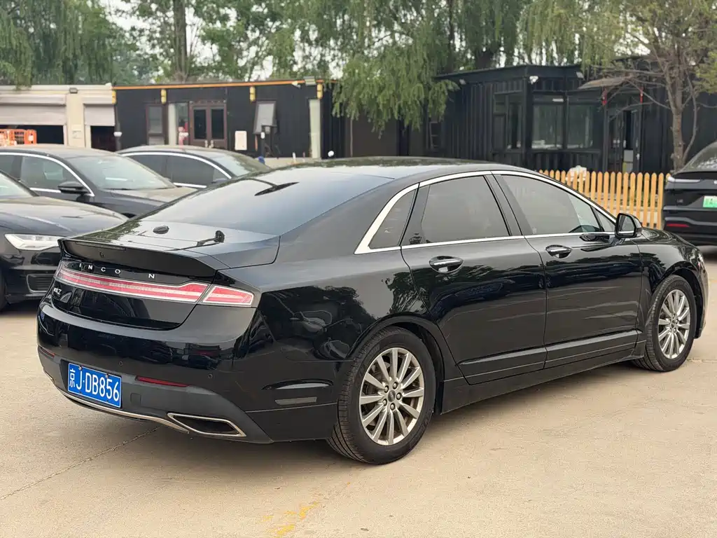 Lincoln MKZ 2.0 T Premium CN-V