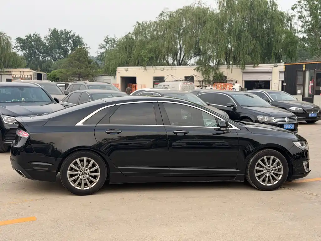 Lincoln MKZ 2.0 T Premium CN-V