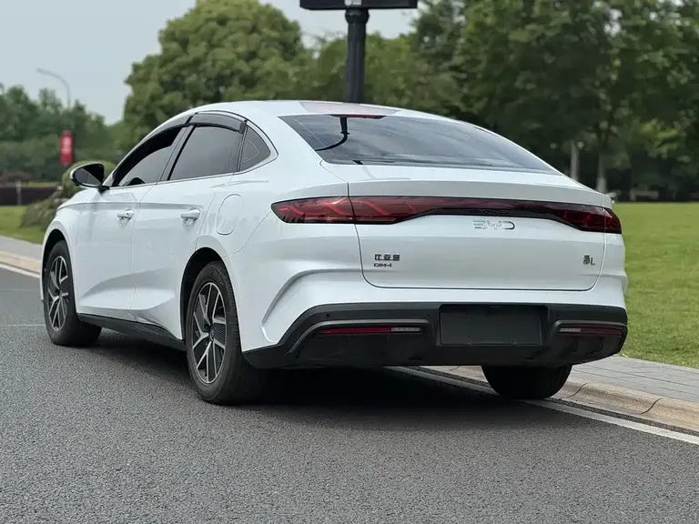 BYD Qin L DM-i 120 KM Leading