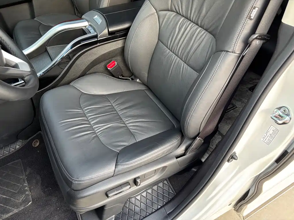 Odyssey 2.0 L e:HEV Sharp· Leading Enjoyment