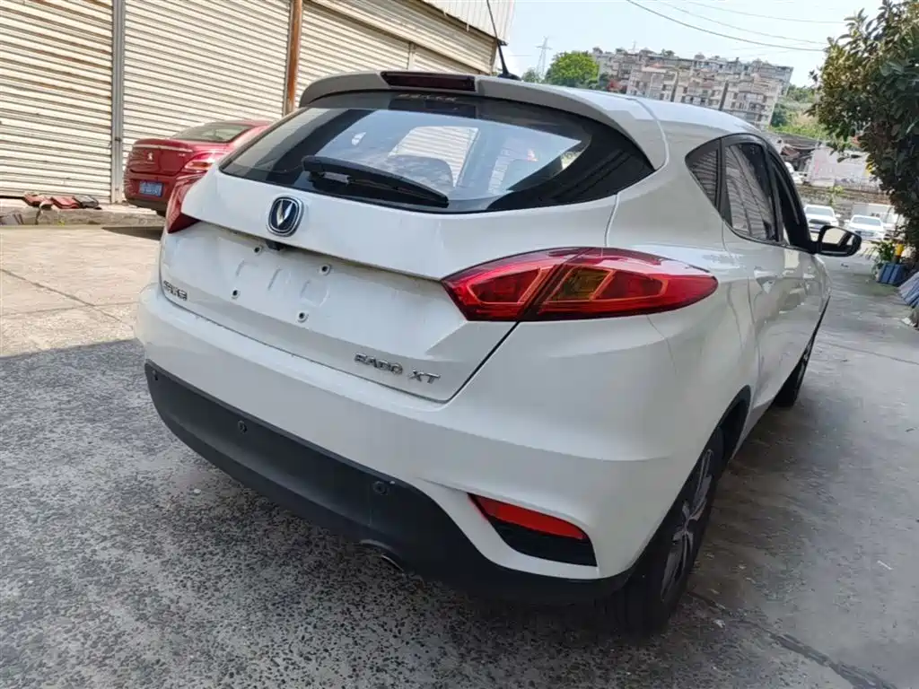 Eado XT 1.6 L Auto Handsome Cool CN-IV