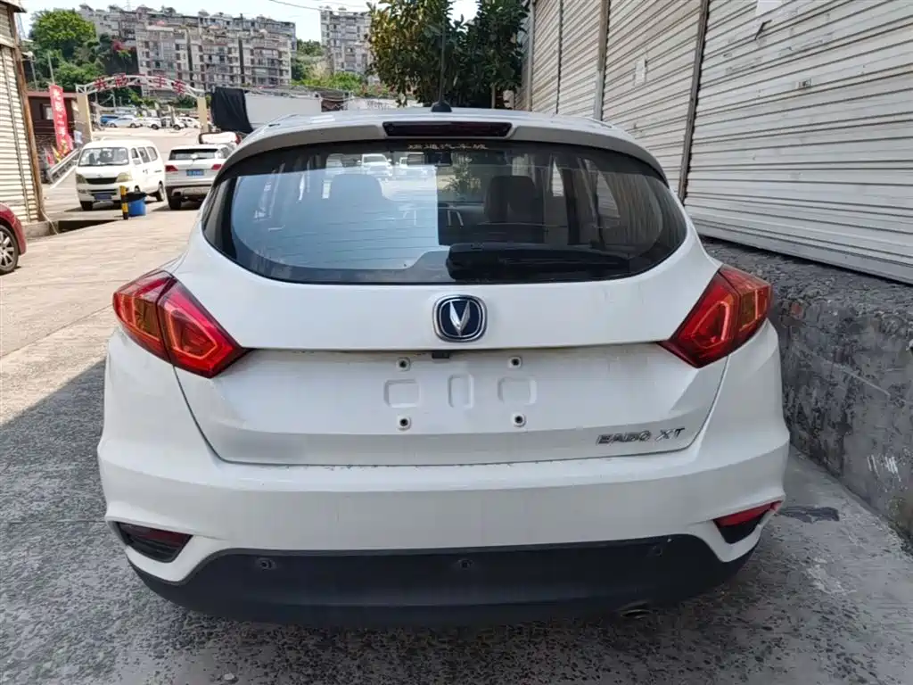 Eado XT 1.6 L Auto Handsome Cool CN-IV