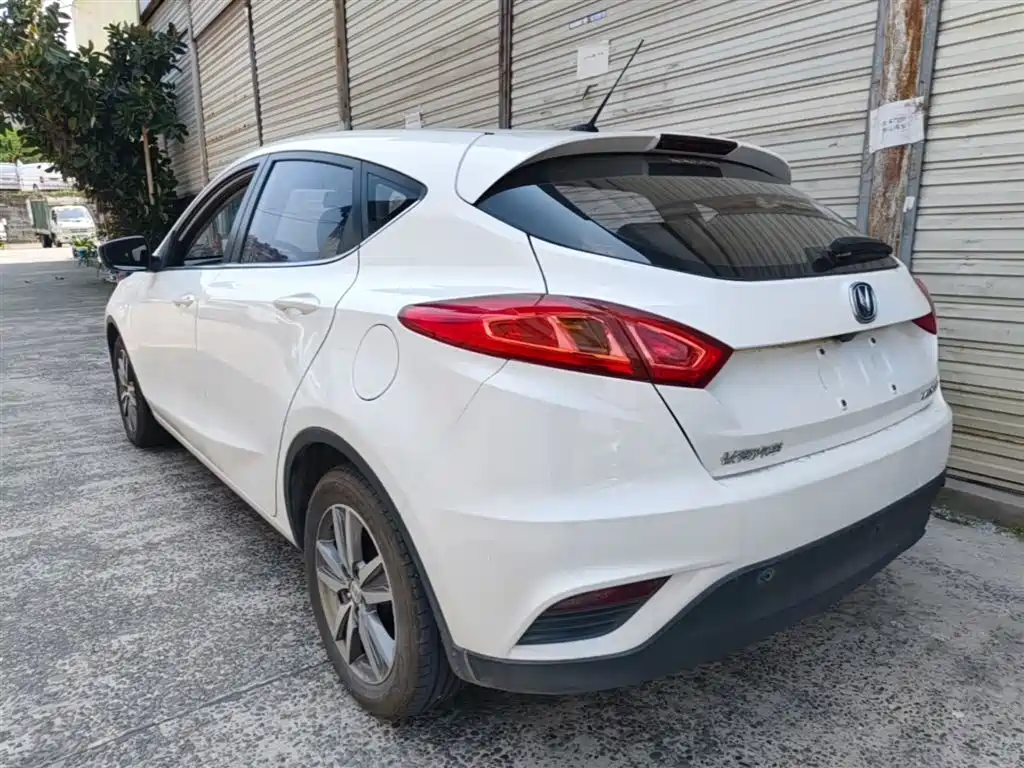 Eado XT 1.6 L Auto Handsome Cool CN-IV