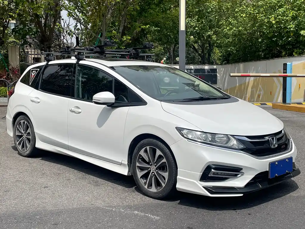 Jade 210 TURBO CVT Style 5-seat