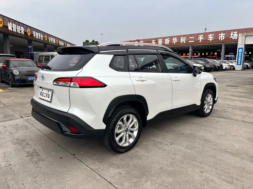 Frontlander 2.0 L CVT Leading