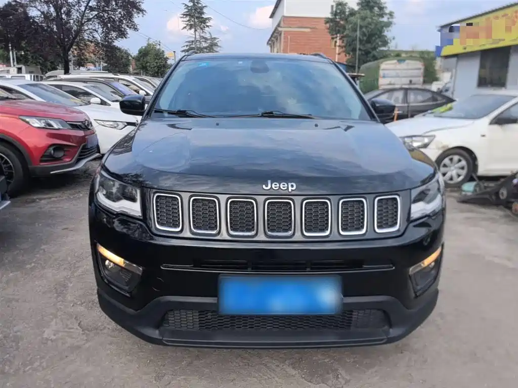 Compass 200 T Auto Home Enjoyment