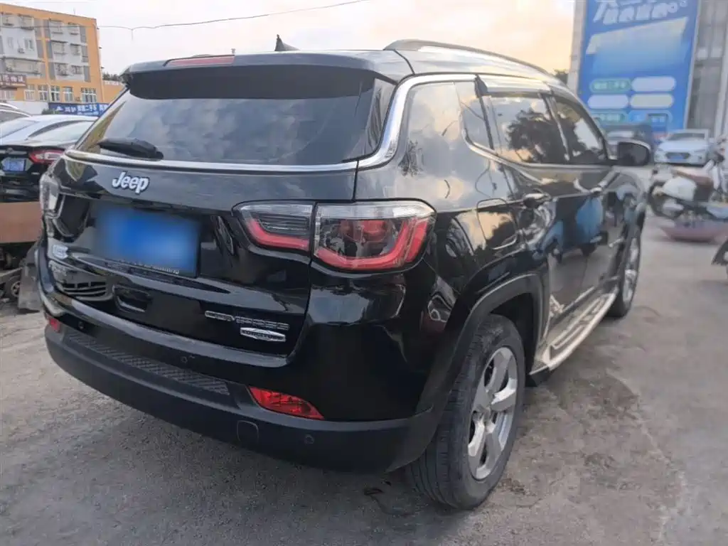 Compass 200 T Auto Home Enjoyment