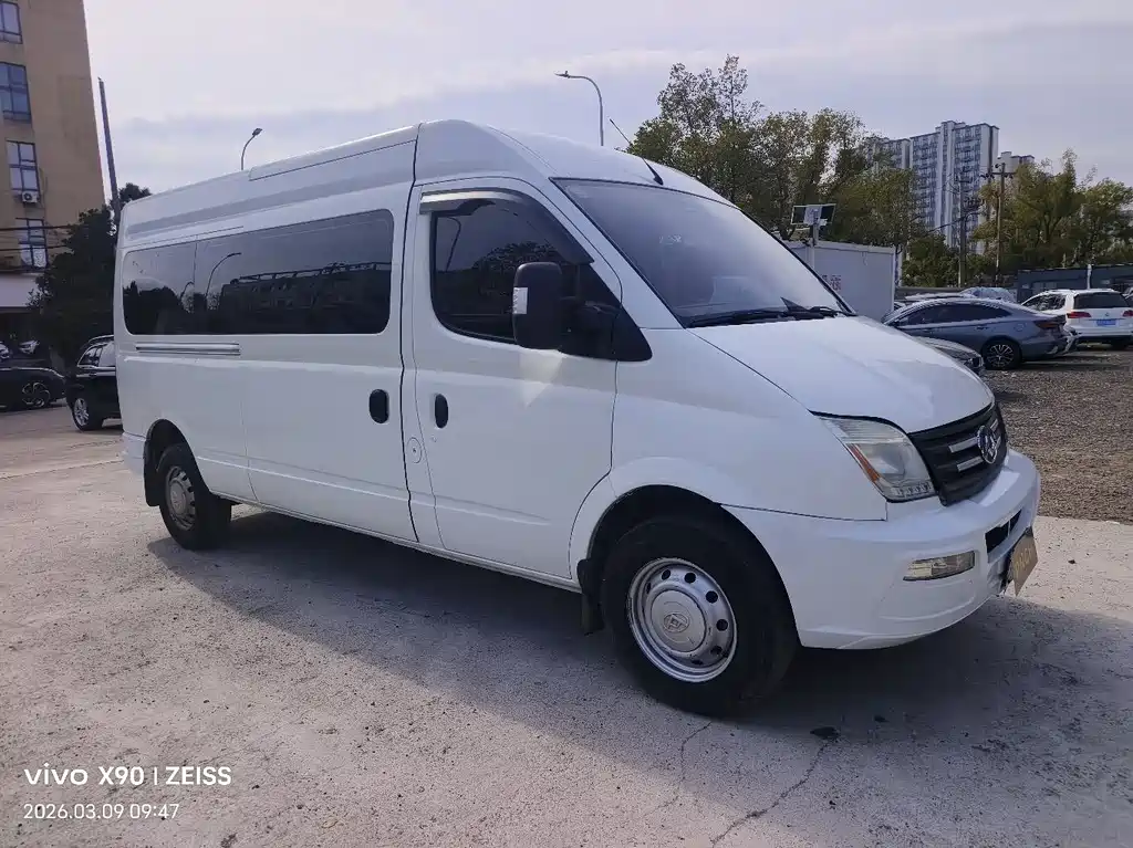 Xintu V80 新途V80 2021款 2.0 T AMT经典傲运通长轴中顶6/7/8/9座