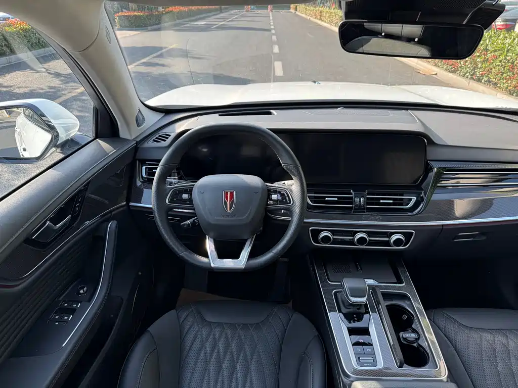 Hongqi HS5 2.0 T Flagship Leading Pro