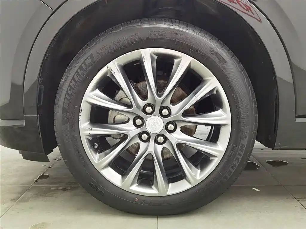 Enclave 28 T 4 WD Distinguished