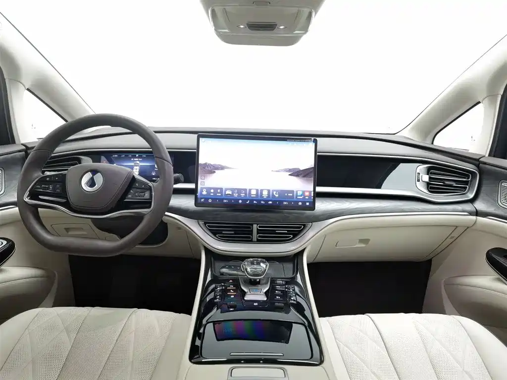 Denza D9 DM-i 1050 Premium