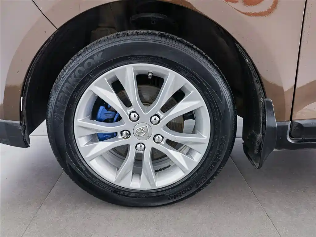 Baojun 730 宝骏730 2015款 1.8 L 手动豪华导航ESP版 7座