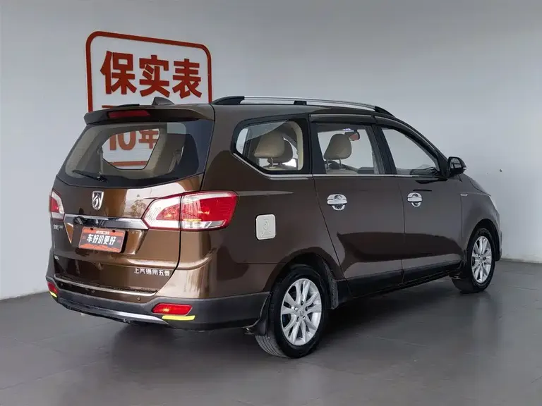Baojun 730 宝骏730 2015款 1.8 L 手动豪华导航ESP版 7座