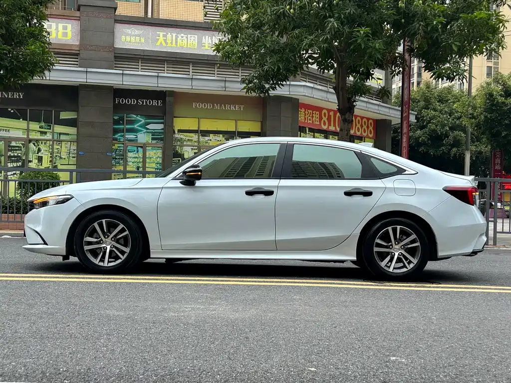 Integra 240 TURBO CVT Tech