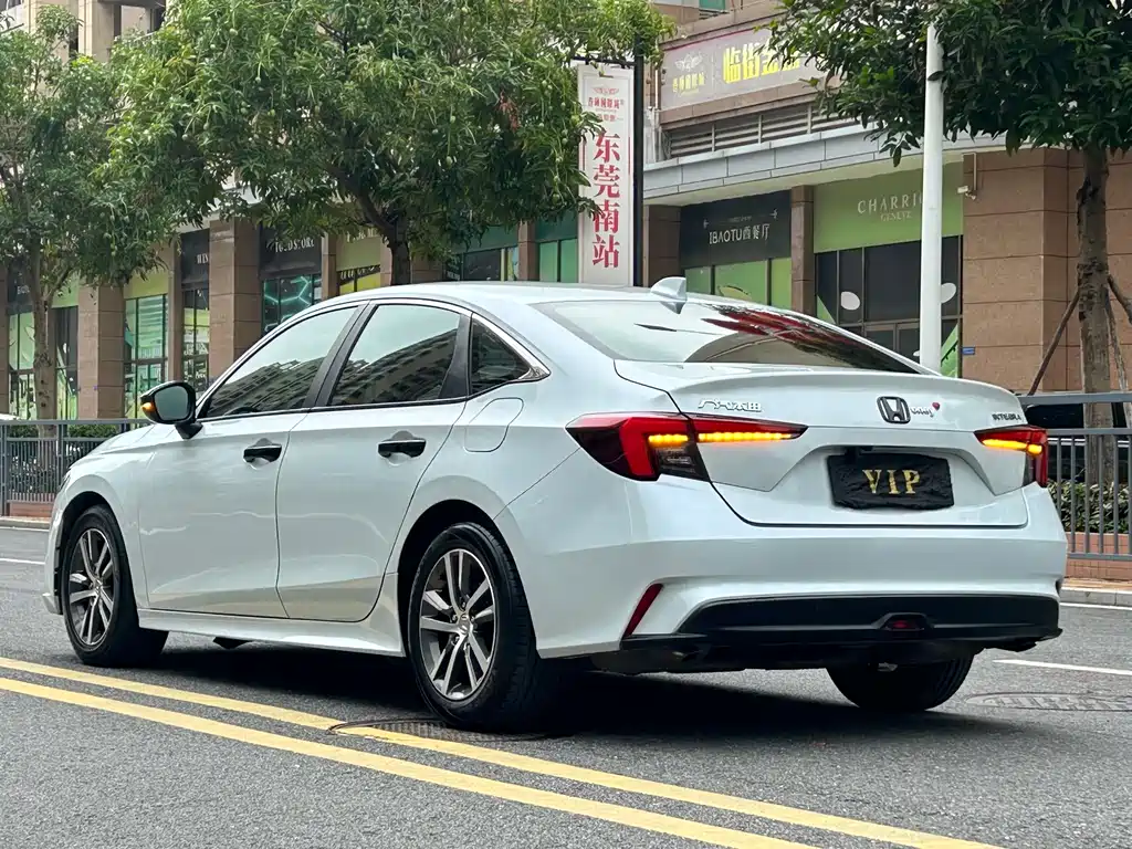 Integra 240 TURBO CVT Tech
