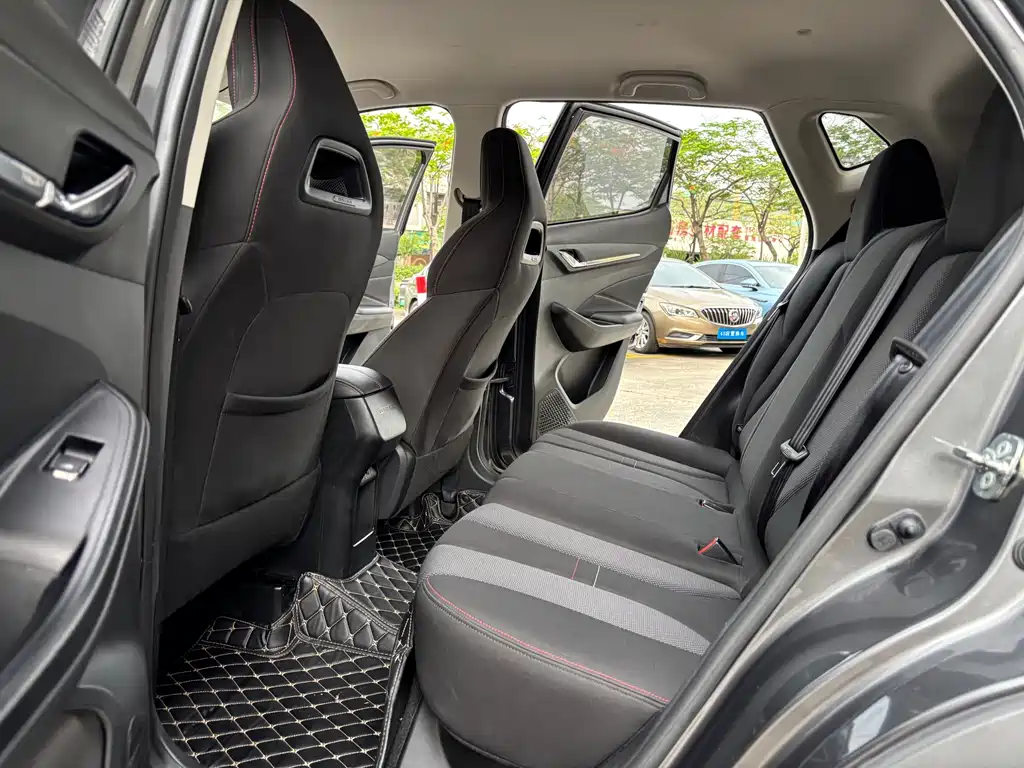 Changan Oshan X5 1.6 L CVT Luxury