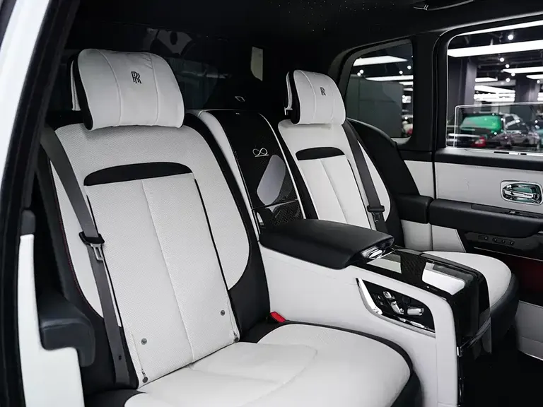 Rolls-Royce Cullinan Black Badge