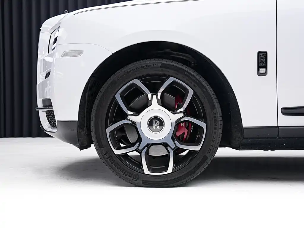 Cullinan Black Badge