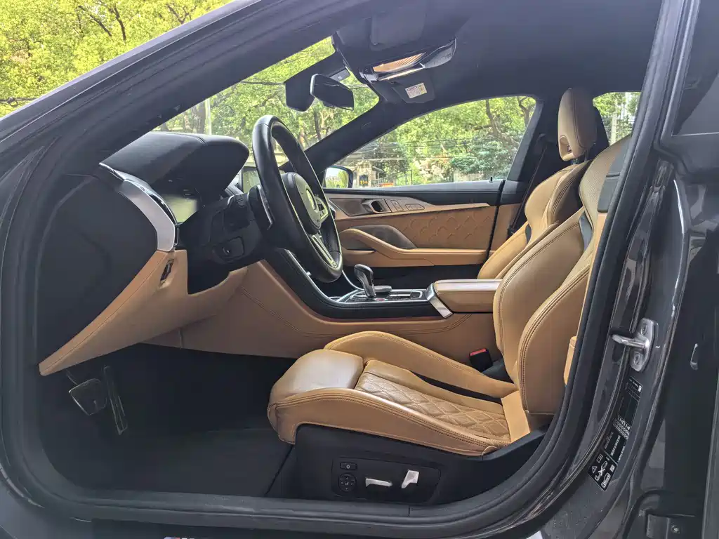 BMW M8 M8 4-door Coupe Thunder