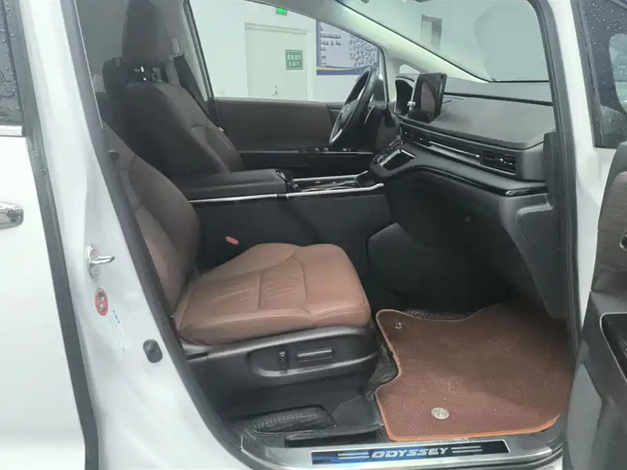 Odyssey 2.0 L e:HEV Sharp· Shine Enjoyment