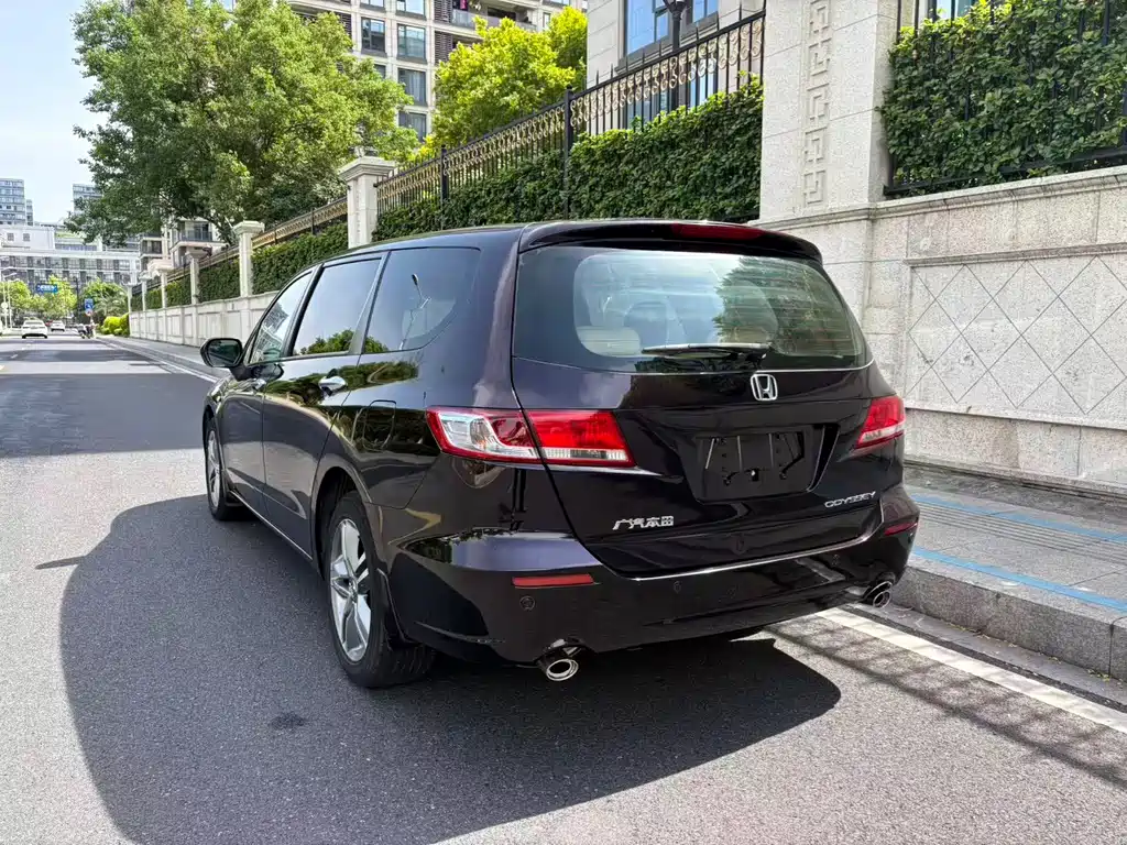 Odyssey 2.4 L Luxury