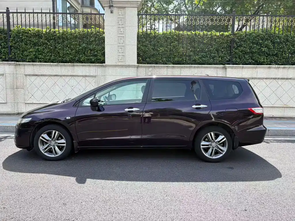 Odyssey 2.4 L Luxury