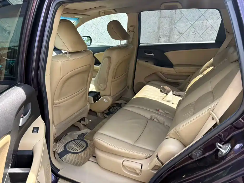 Odyssey 2.4 L Luxury