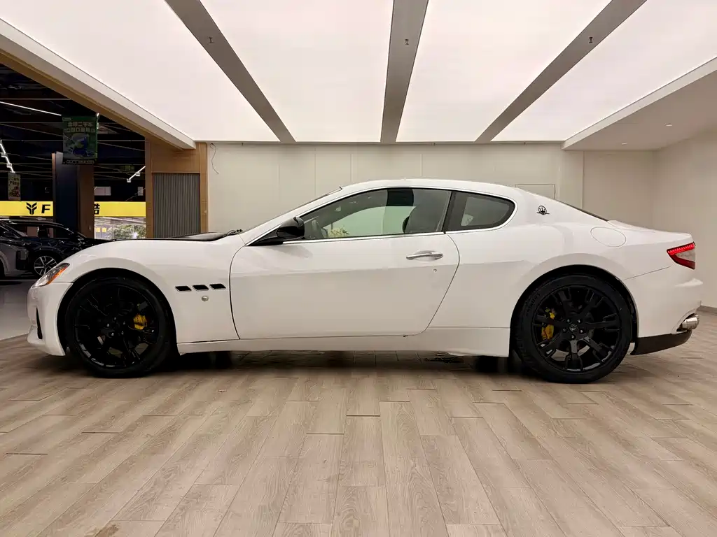 GranTurismo 4.7 L Sport Automatic