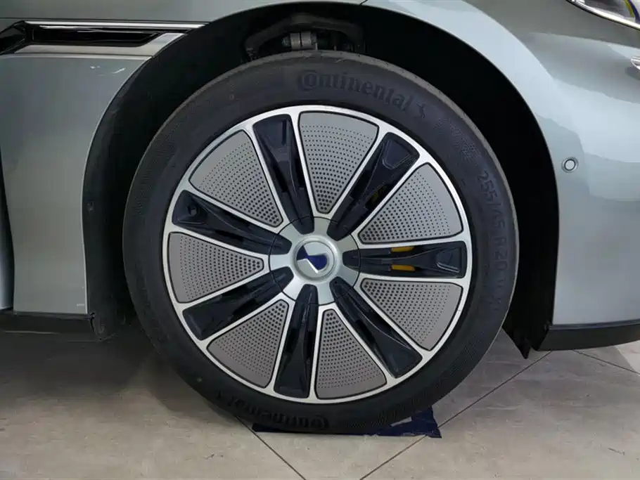 Denza Z9 GT 1100 4 WD Max