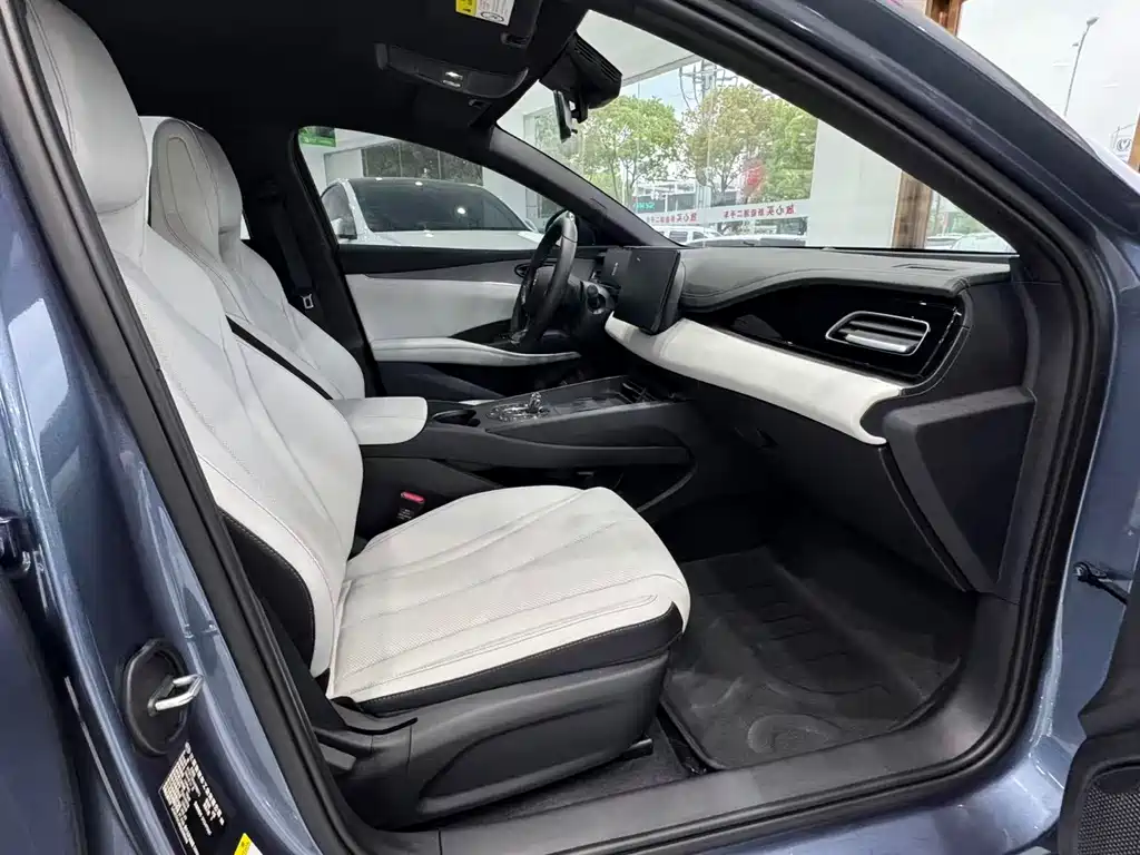 Seal 06 DM-i 80 KM Luxury