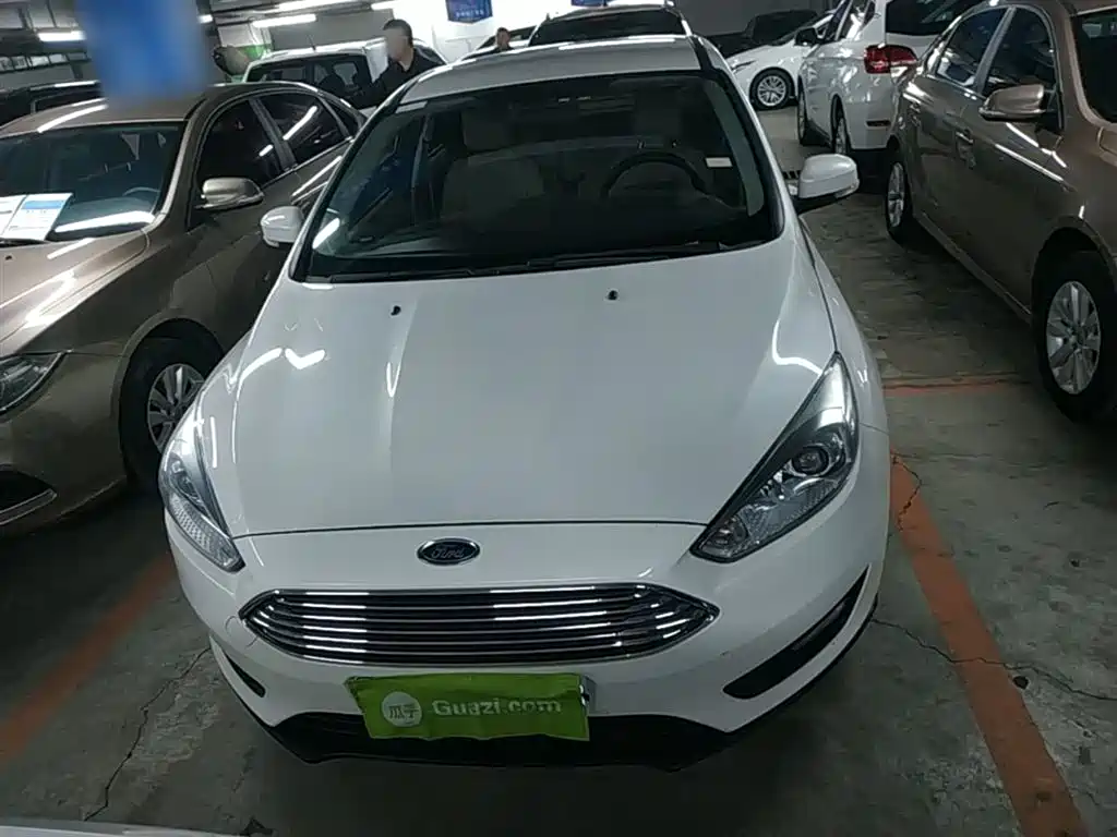 Focus Sedan 1.6 L Auto Comfort