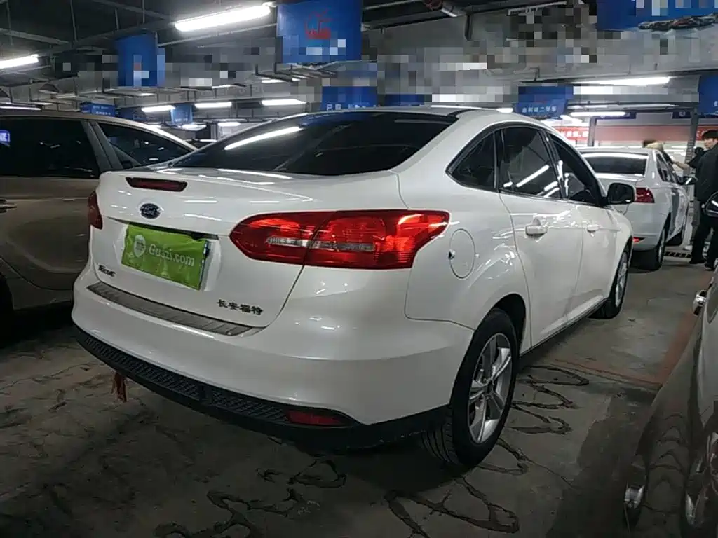 Focus Sedan 1.6 L Auto Comfort