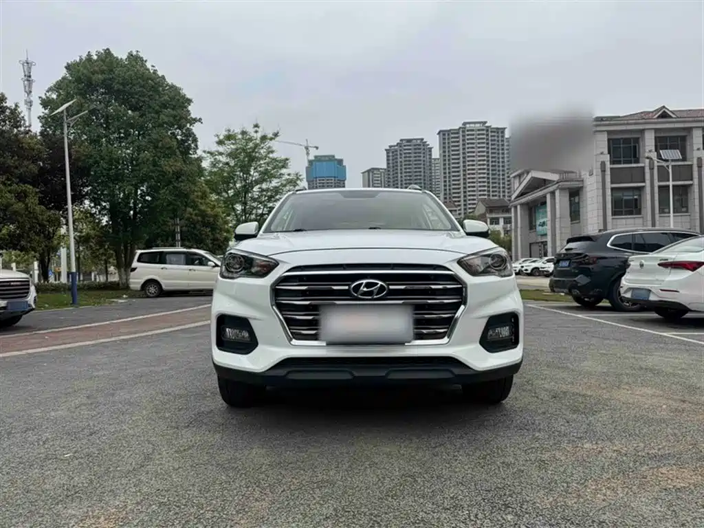 Hyundai ix35 2.0 L Auto 2 WD Brave · Smooth Enjoyment