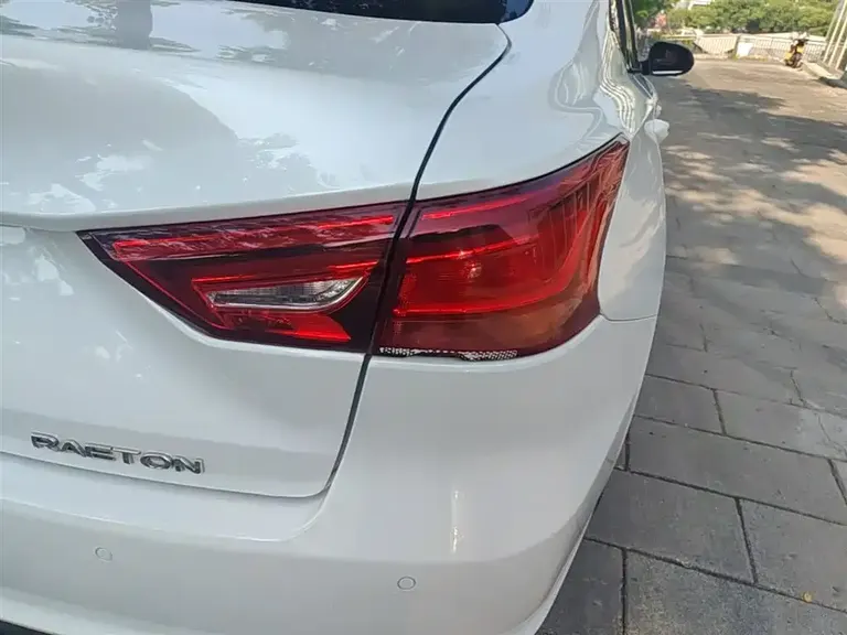 Changan Ruicheng CC 1.5 T Auto Dazzle Sharp