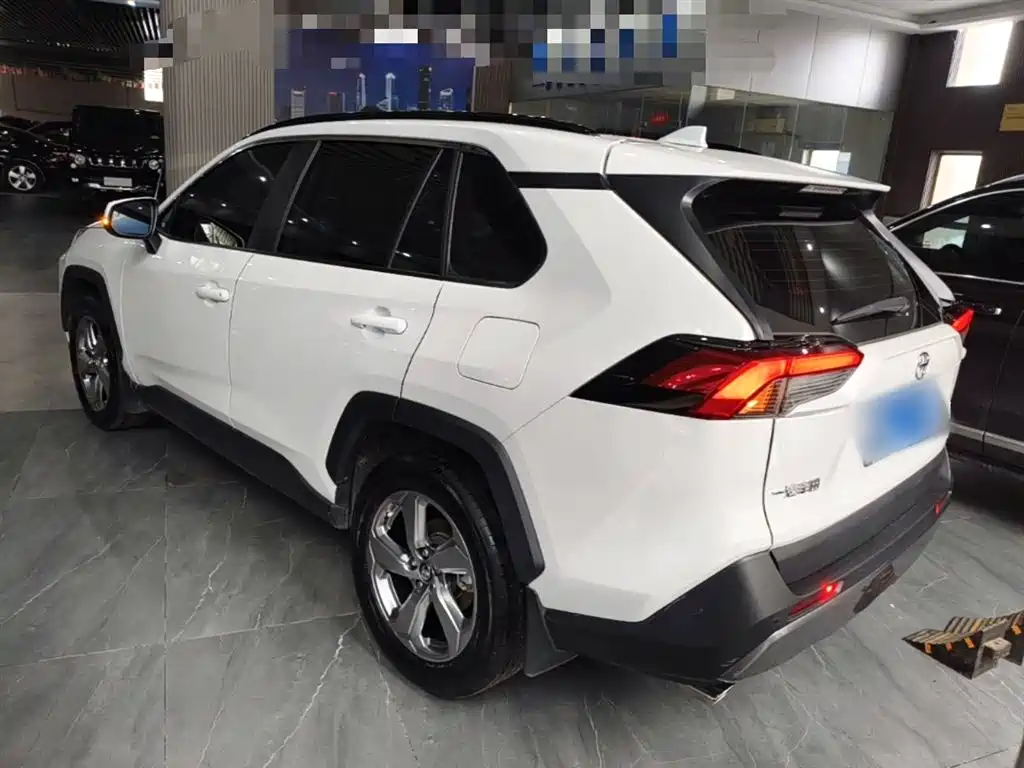 RAV4 2.0 L CVT 2 WD Style Plus