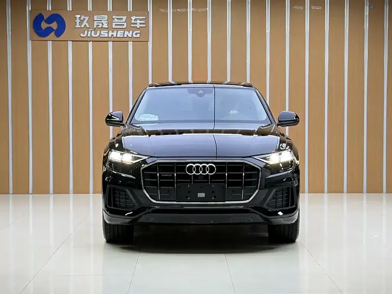 Audi Q8 45 TFSI Luxury Elegant