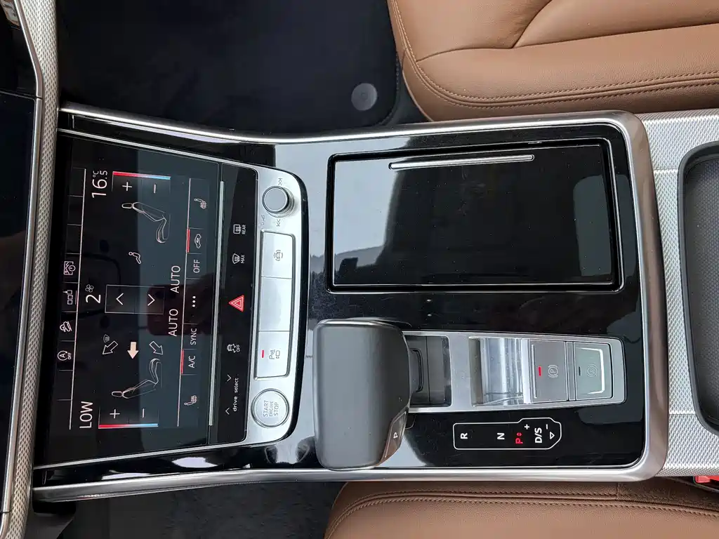 Audi Q8 45 TFSI Luxury Elegant