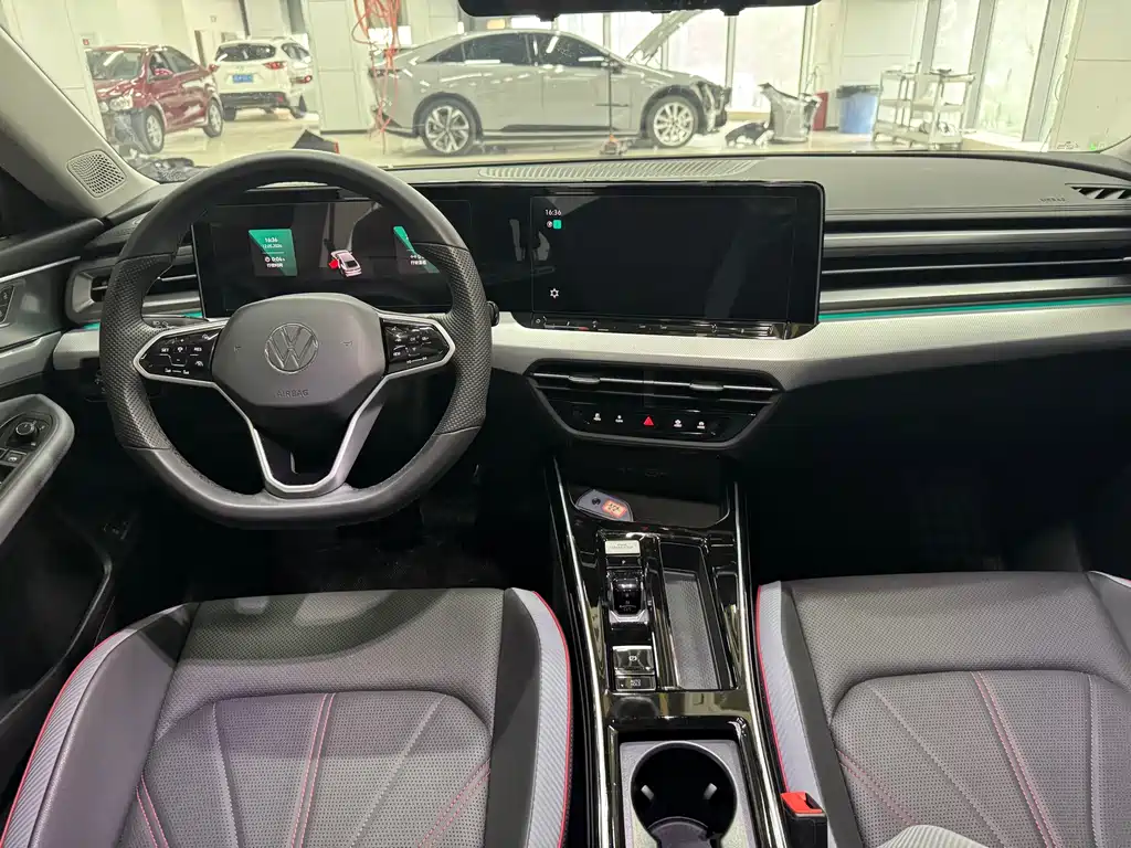 Lamando Lamando L 280 TSI DSG Spicy Cool