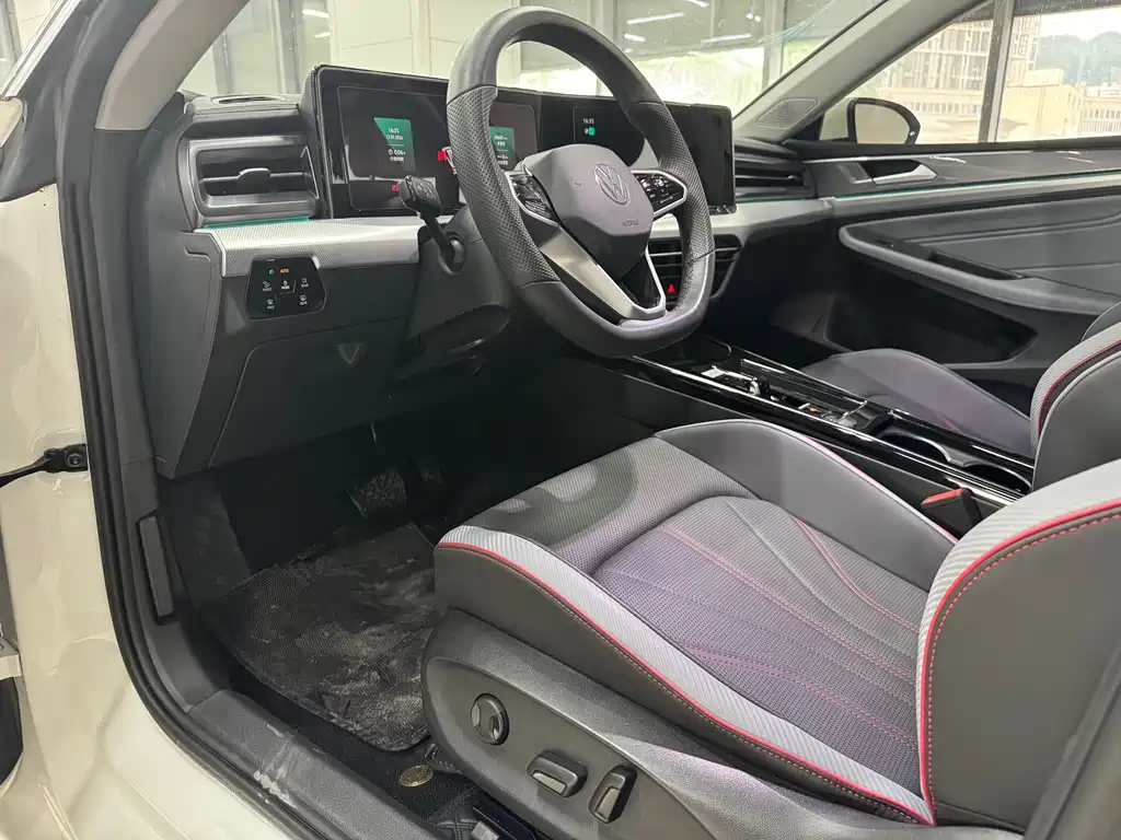 Lamando Lamando L 280 TSI DSG Spicy Cool