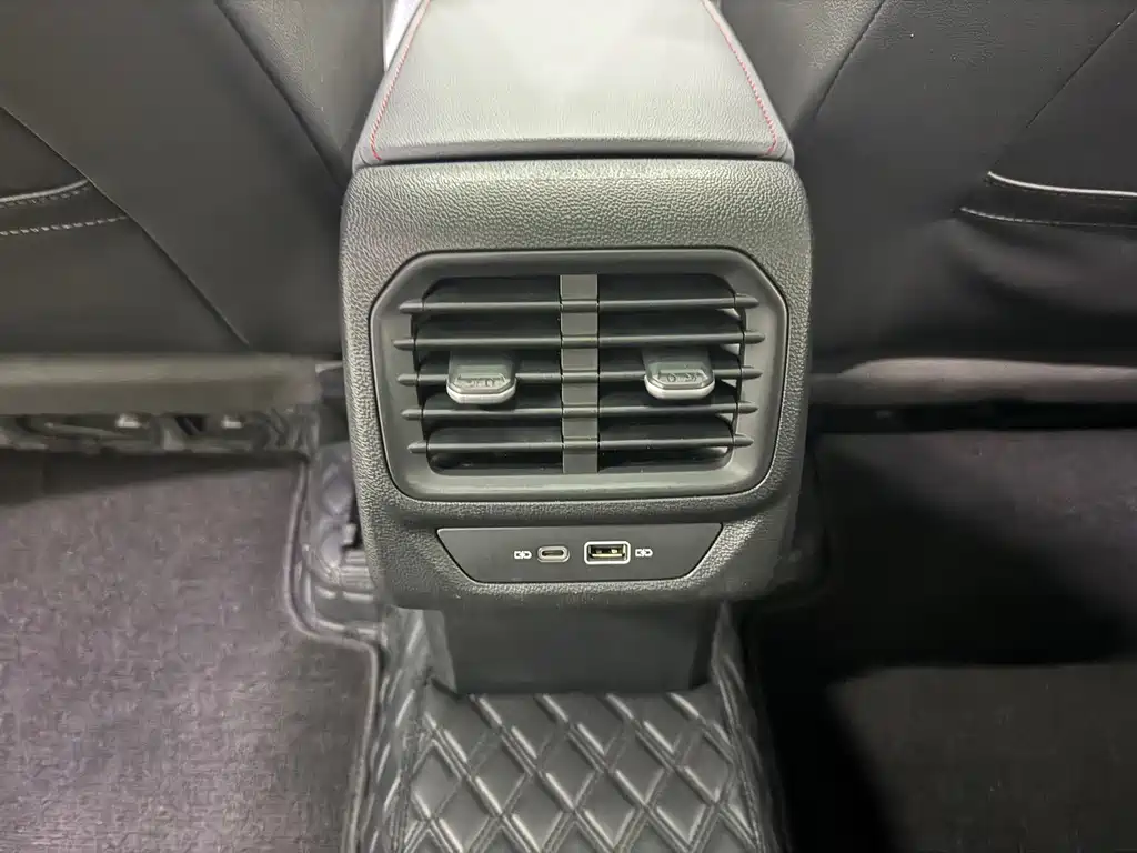 Lamando Lamando L 280 TSI DSG Spicy Cool