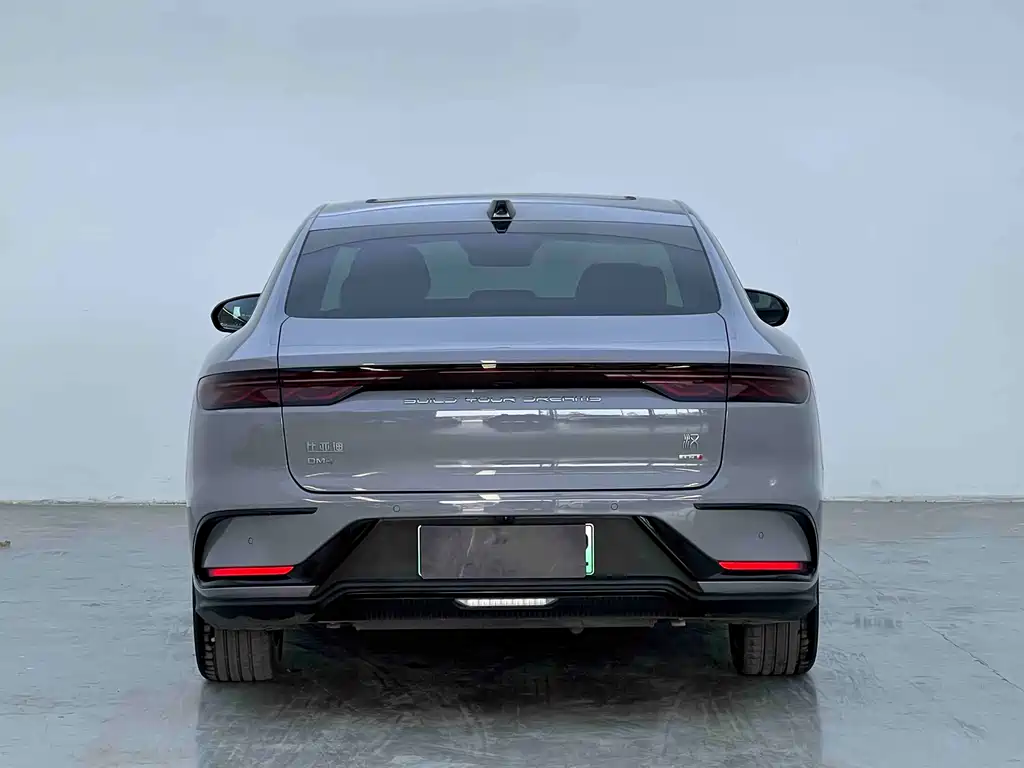 Han DM-i Smart Drive 125 KM Honored