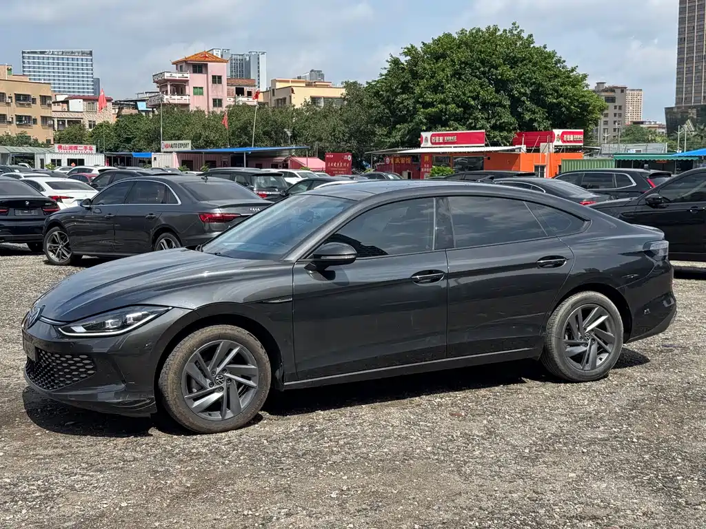Lamando Lamando L 280 TSI DSG Spicy Cool